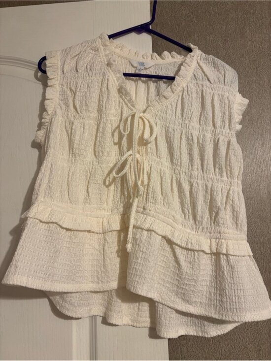 Tops - Cream Textured Tie-Front Ruffle Sleeveless Top